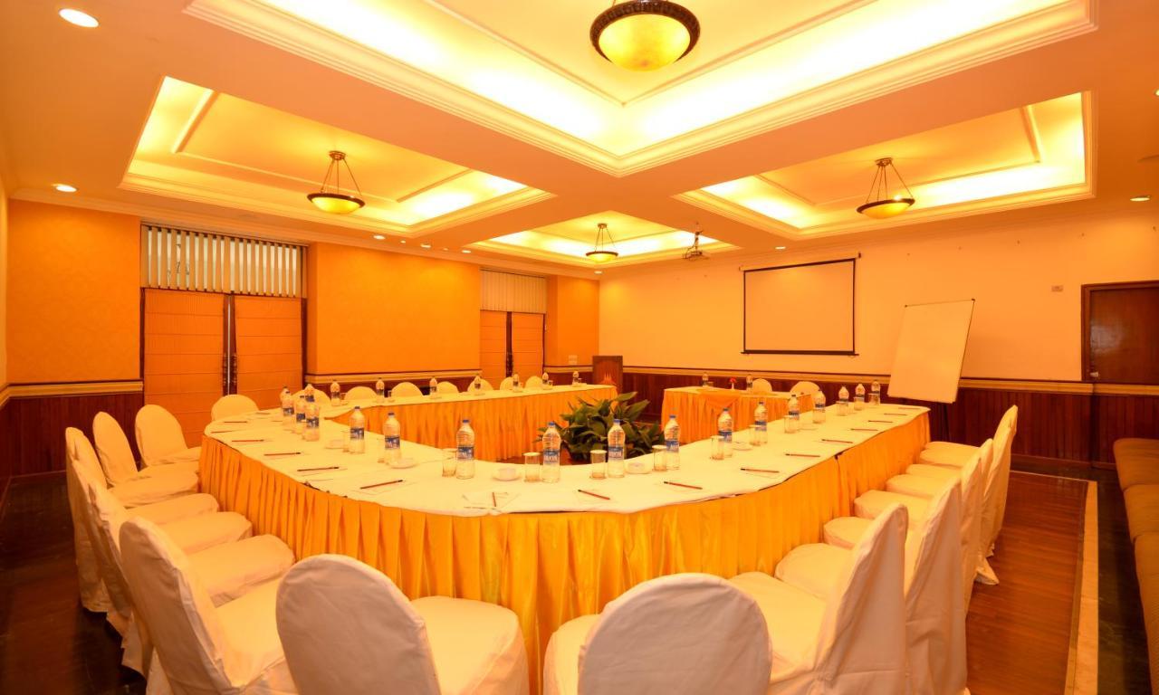 נייניטל Shervani Hilltop Resort מראה חיצוני תמונה