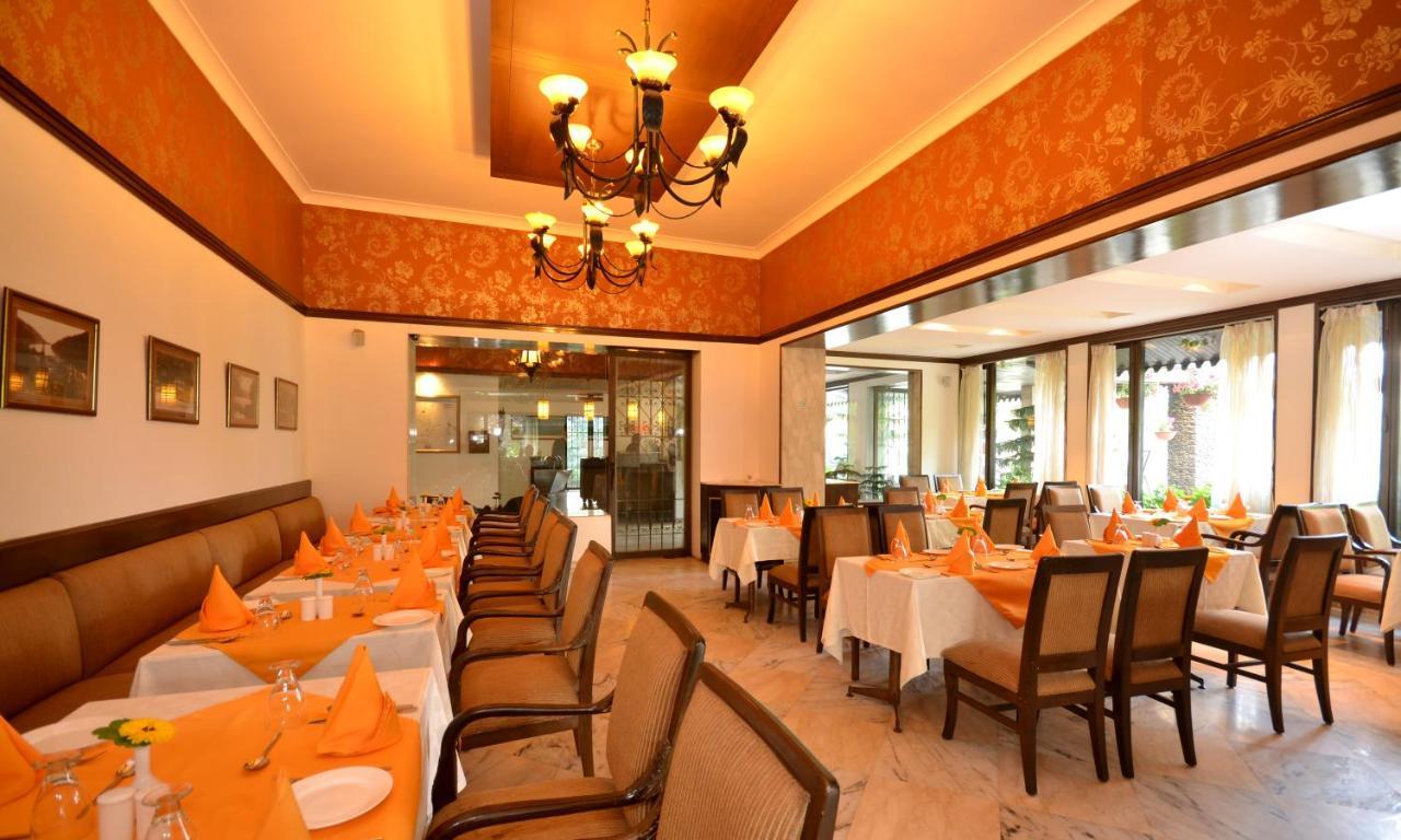 נייניטל Shervani Hilltop Resort מראה חיצוני תמונה