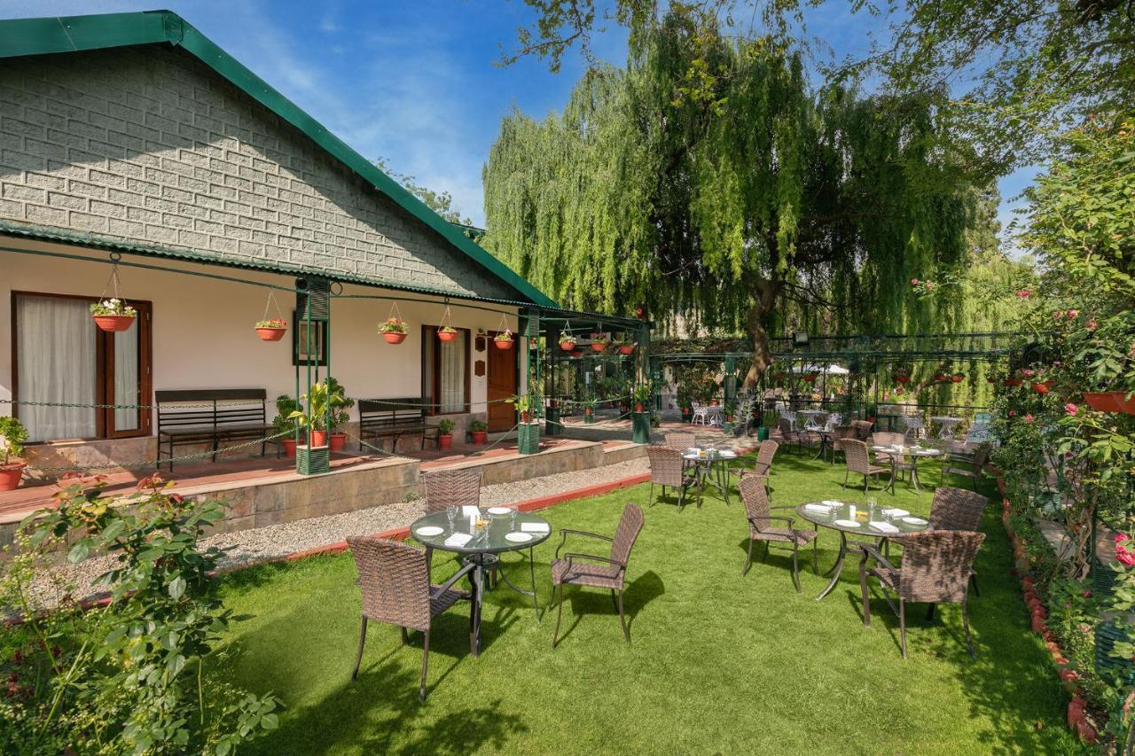 נייניטל Shervani Hilltop Resort מראה חיצוני תמונה