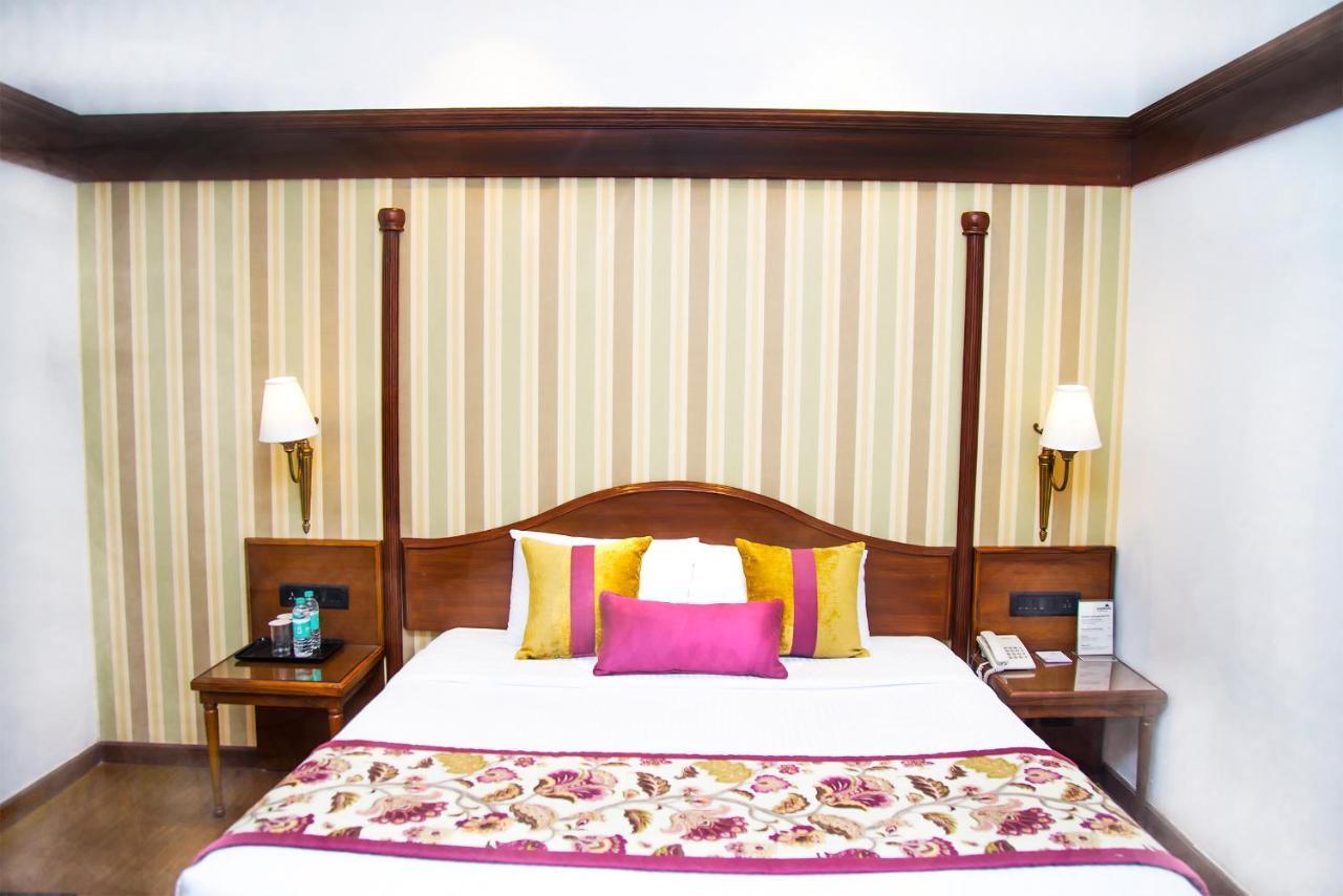 נייניטל Shervani Hilltop Resort מראה חיצוני תמונה