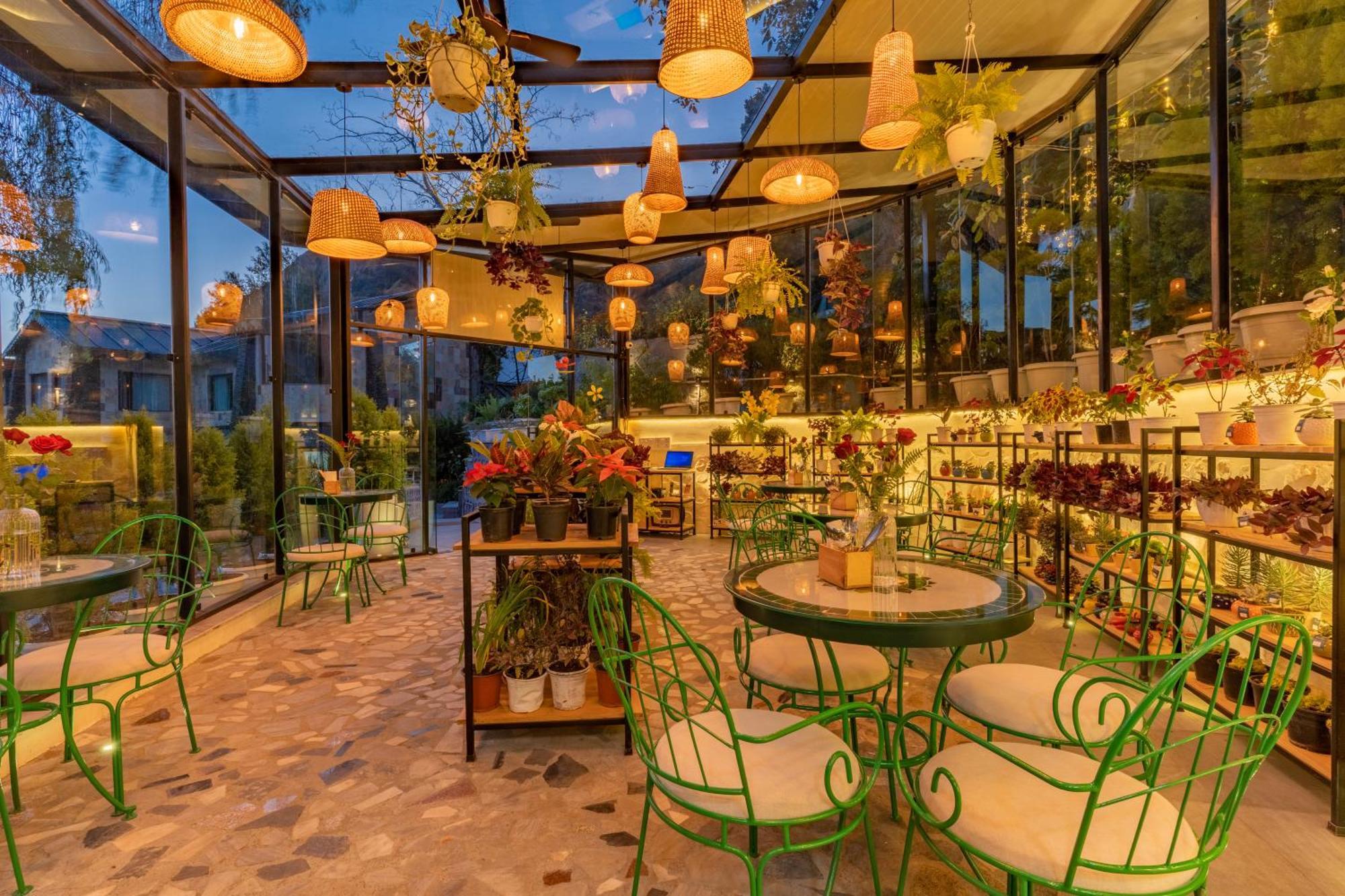 נייניטל Shervani Hilltop Resort מראה חיצוני תמונה