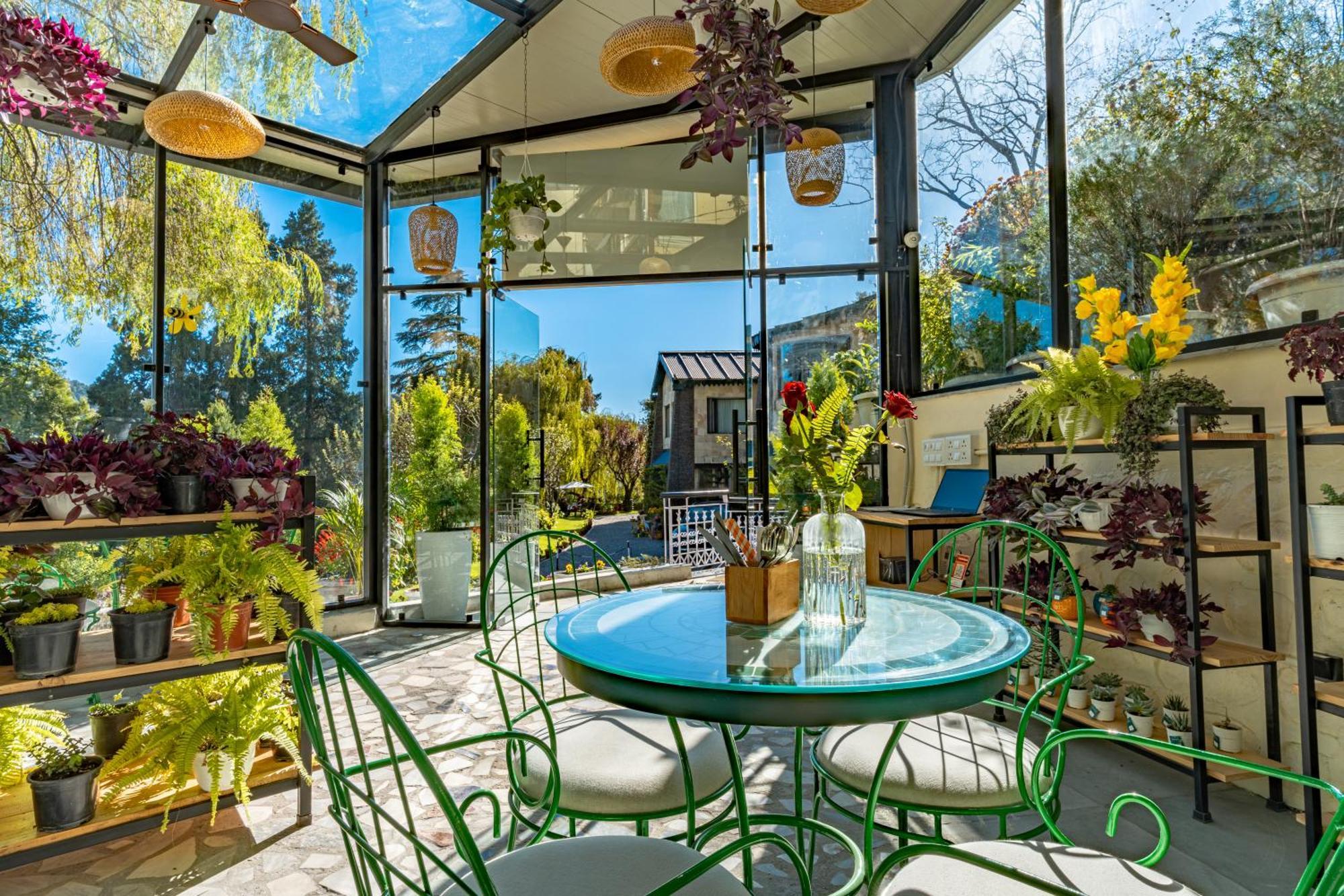 נייניטל Shervani Hilltop Resort מראה חיצוני תמונה