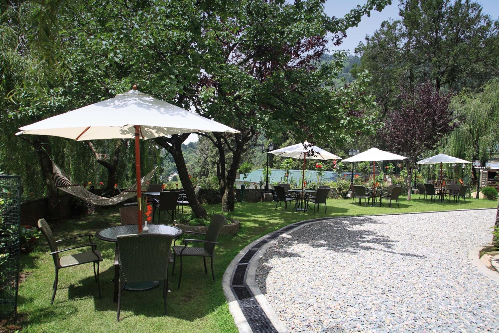 נייניטל Shervani Hilltop Resort מראה חיצוני תמונה