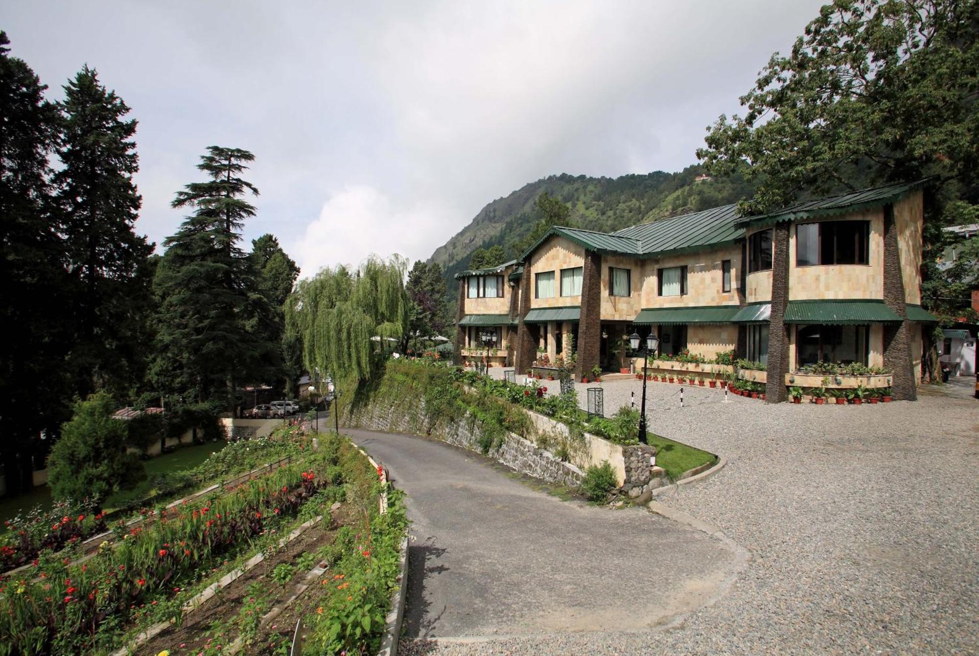 נייניטל Shervani Hilltop Resort מראה חיצוני תמונה