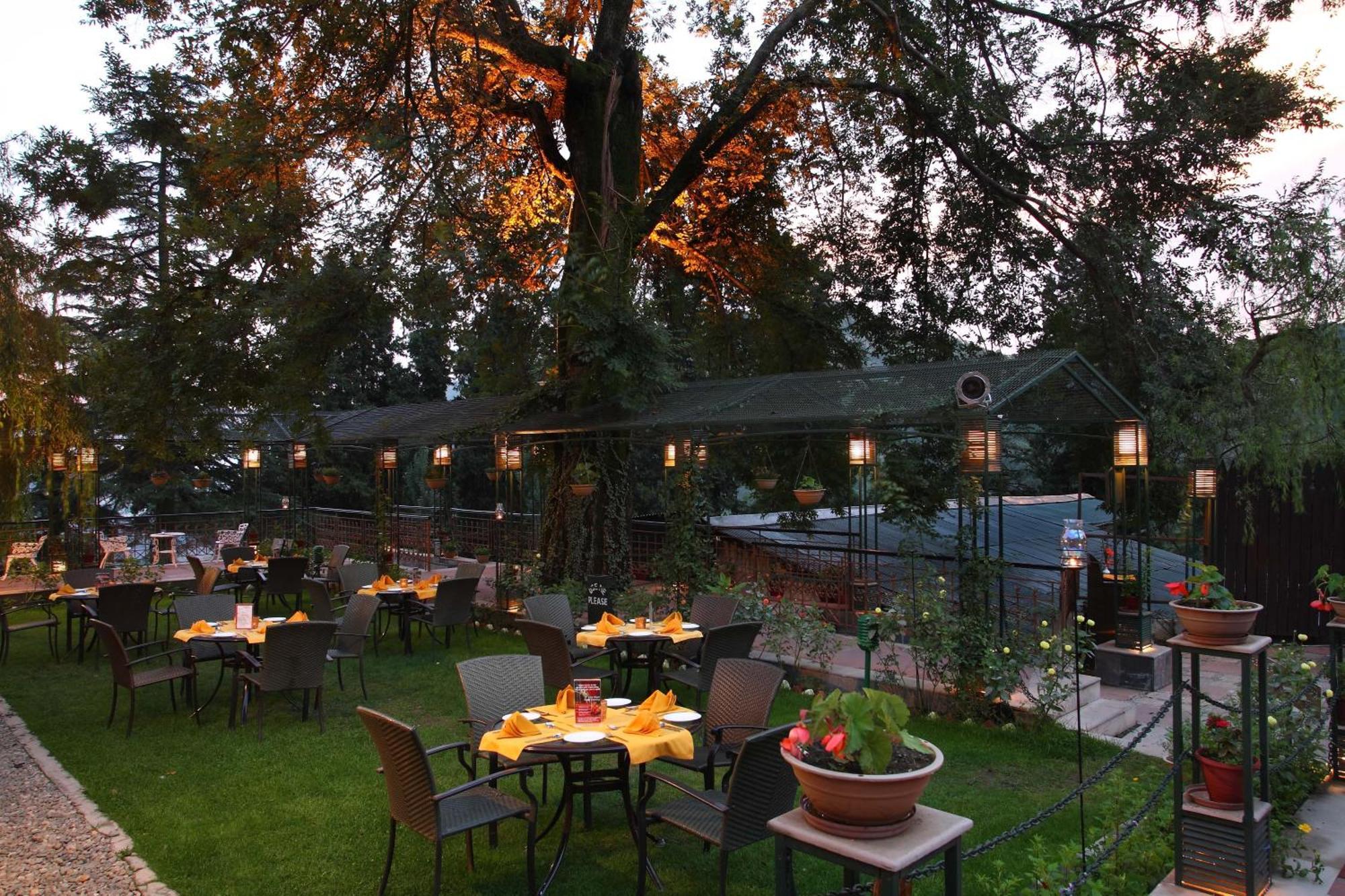 נייניטל Shervani Hilltop Resort מראה חיצוני תמונה