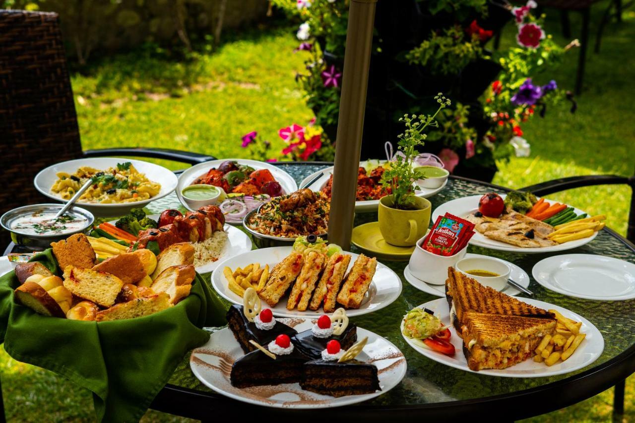נייניטל Shervani Hilltop Resort מראה חיצוני תמונה